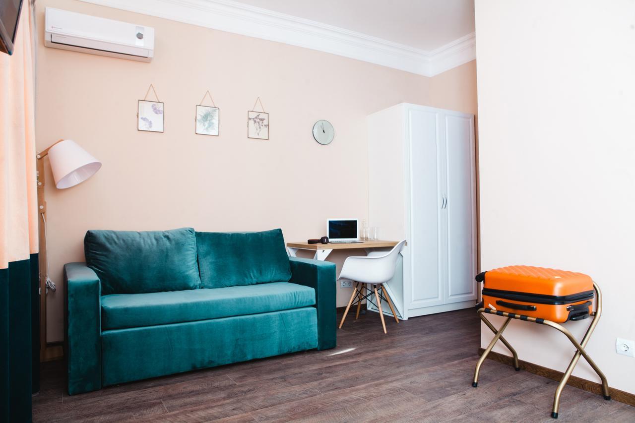 Live.here.hotel 3* Киев